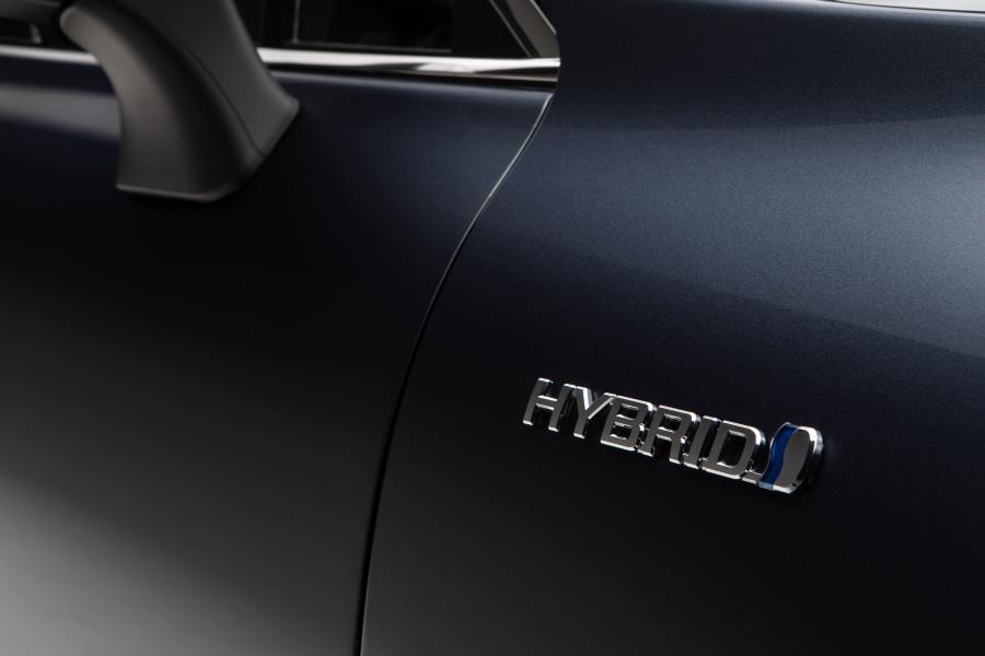 Логотип Toyota Venza Hybrid Limited 2020 года  (фото 26 из 41)